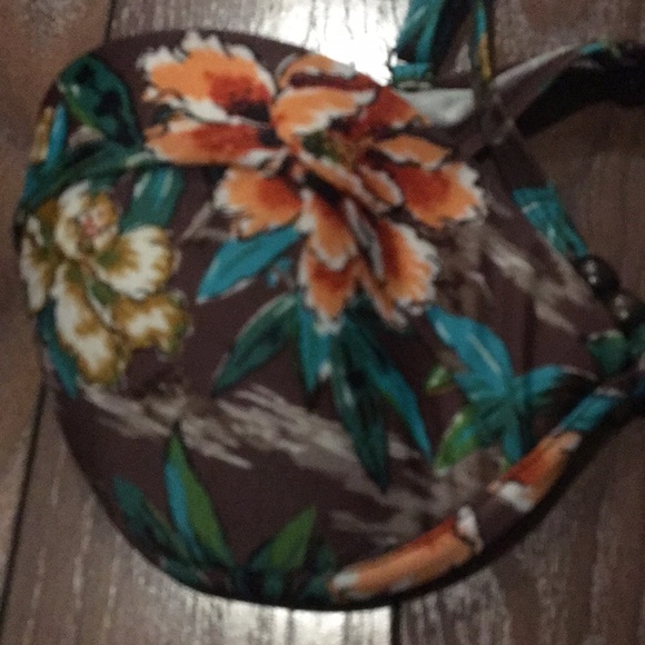 2CHILLIES Women’s Swimwear Bikini Top Size 6US - Picture 4 of 7